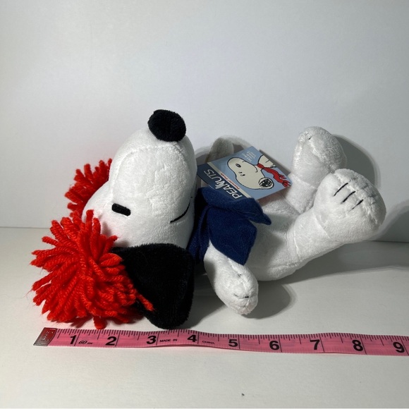 Snoopy Plush Peanuts Musical Plush 9" with Scarf & Earmuffs - Works - 2019 NEW - Picture 8 of 8
